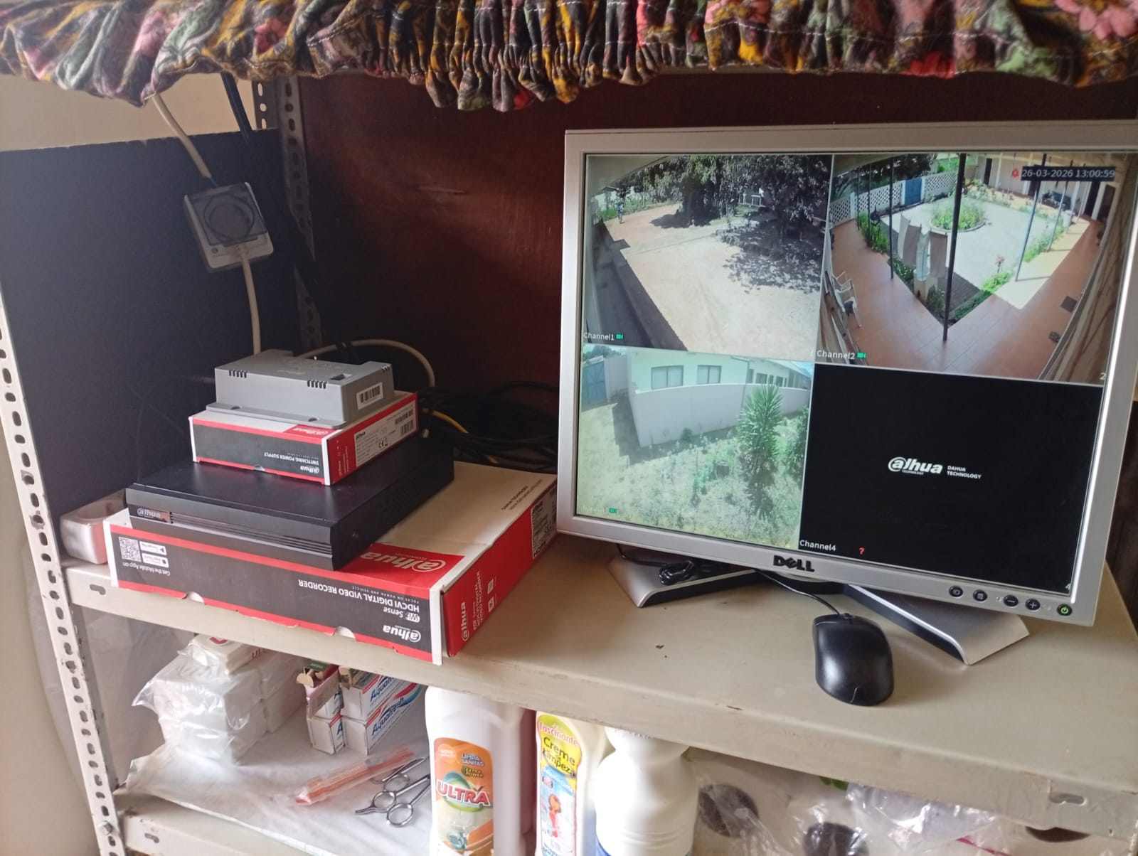 NVR DAHUA com Monitor de Vigilância Activo